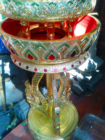 ขันนาคราชลายบัว
