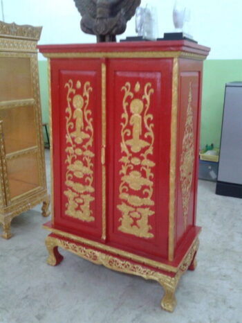 ตู้สีแดงลายไทย