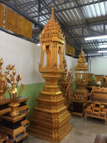 บุษบกไม้สัก เดินเส้นปิดทอง