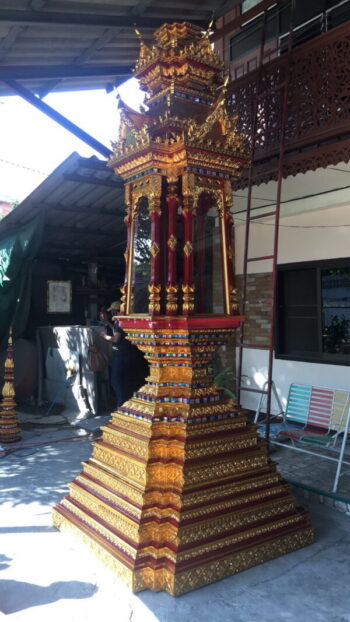 บุษบกไม้สัก แกะสลัก ลงรักปิดทอง