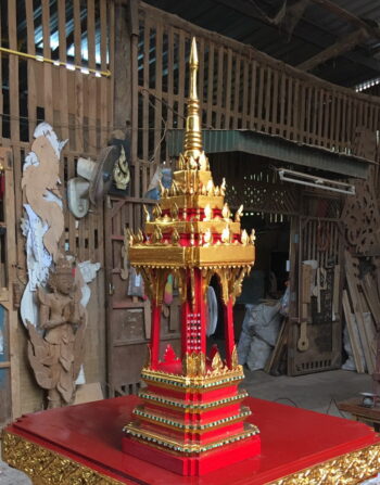 บุษบกไม้สัก ลงรักปิดทอง