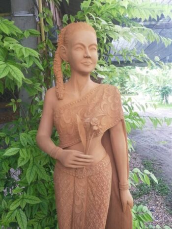 [:th]ไม้แกะสลักหญิงชุดไทย (เจ้านาง)[:]