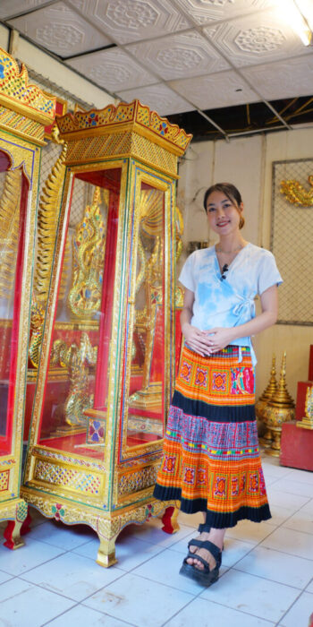 ตู้เทียนชัยสีทอง ประดับกระจกสี