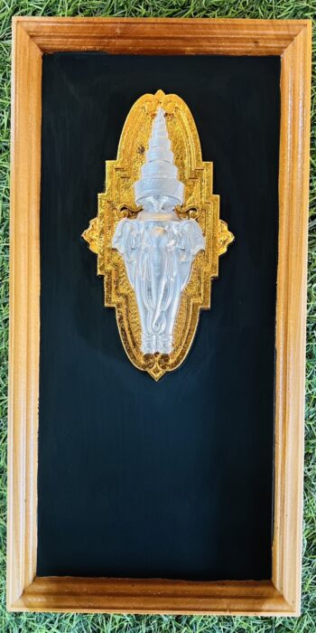 รับแกะแผ่นไม้สัก มีข้อความ โลโก้