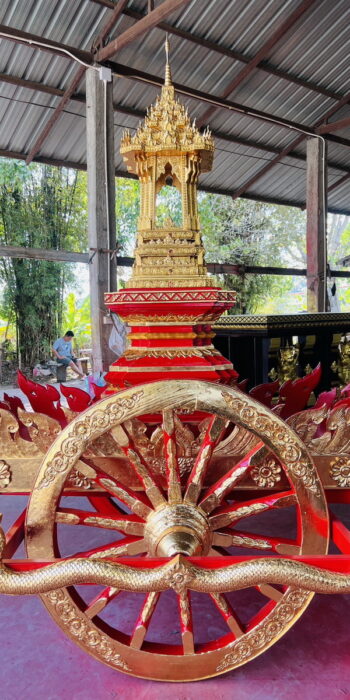 ราชรถไม้สักแกะสลัก