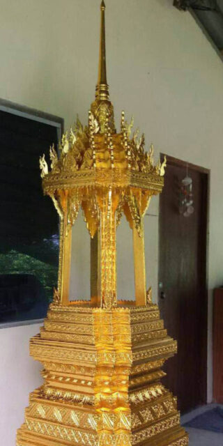 บุษบกไม้สัก ลงรักปิดทอง