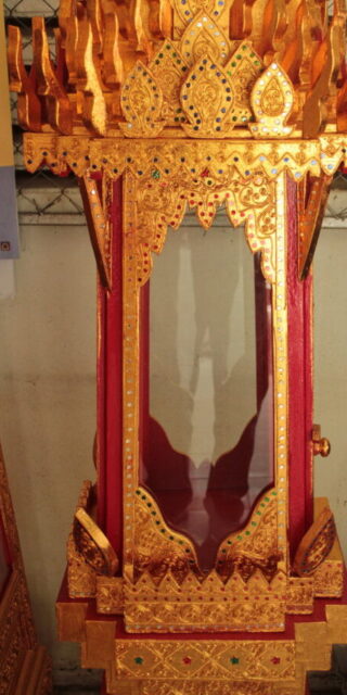 บุษบกไม้สัก ลงรักปิดทอง (ขาย)