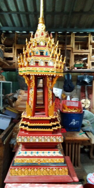 บุษบกไม้สัก