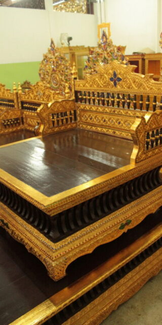 ธรรมาสน์ สีโอ๊ค