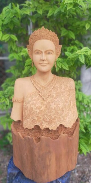 [:th]รูปแกะสลักหญิงชุดไทยโบราณ ไม้สัก[:]